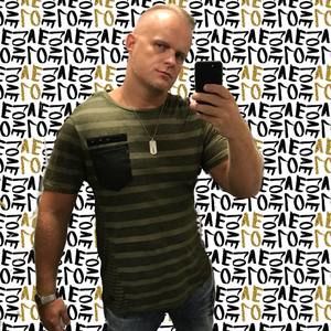 Meet your Posher, Michael